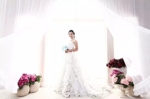 ����С��ƣ��ӱ�Ư�����ϼҽ������ ���ϻ��· Ц���ഺ