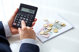 跨年的发票能否所得税前抵扣