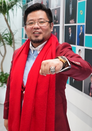 学员赠与李忠魁老师“忠魁”定制戒指