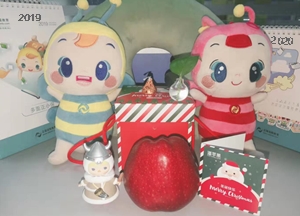 正小保正小贝同框送祝福