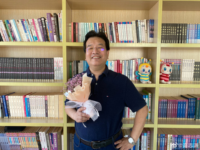 高志谦老师“高级”宠粉福利:表白有机会赢亲笔签名小本本! 高志谦老师“高级”宠粉福利:表白有机会赢亲笔签名小本本!