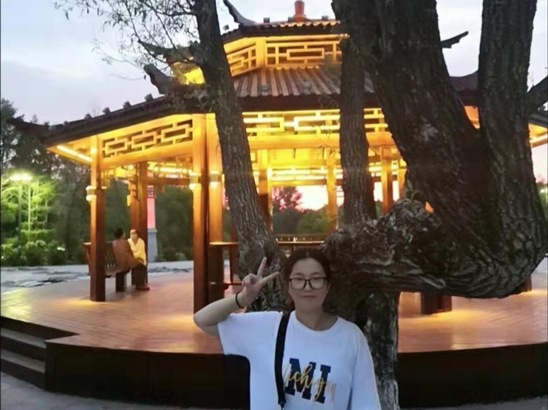 董金凤 -生活照