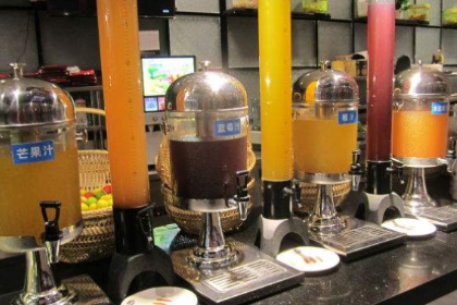 餐厅提供免费续杯服务会亏损？边际成本告诉你答案！