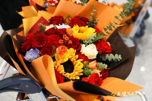 “正保接机家人团”已提前到达北京大兴国际机场 “正保接机家人团”已提前到达北京大兴国际机场
