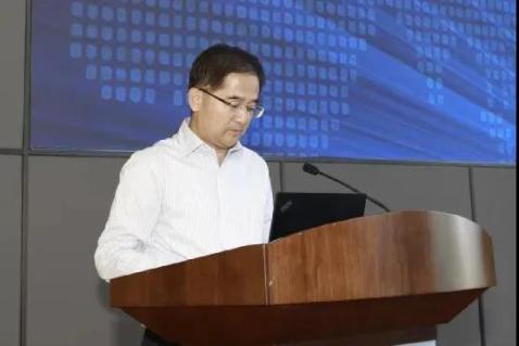 中国总会计师协会副会长王兴山主持沙龙