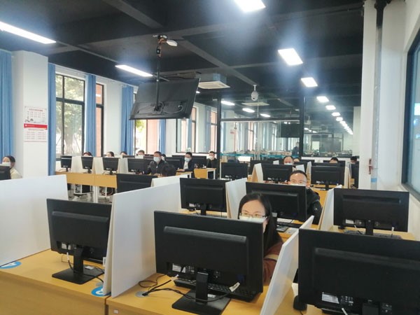 四川泸州市2022年度初中级经济师考试顺利举行